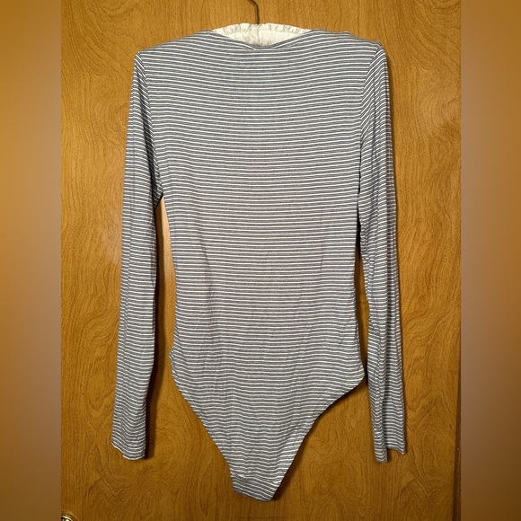 NWT H&M Long Sleeve Wrap Stretch Bodysuit Blue White Striped S - Picture 3 of 8